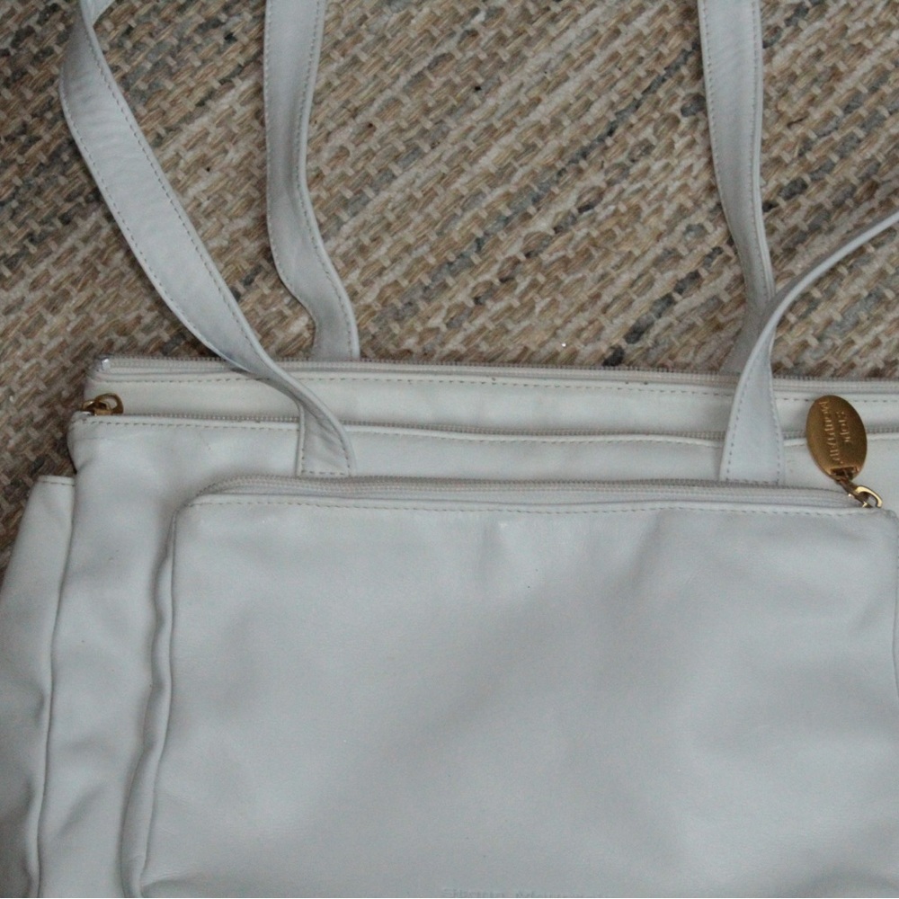 Stone Mountain vintage white leather purse